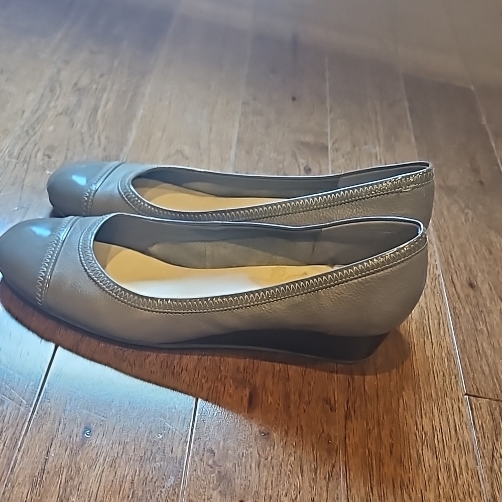 Cole Haan Elegant Gray Women's Wedge Shoes size 7.5